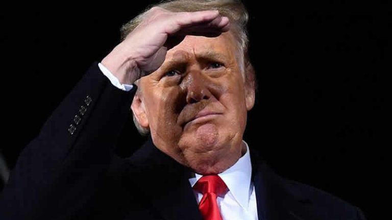 Trump: FBI, evime yaptığı baskında 3 pasaportumu çaldı