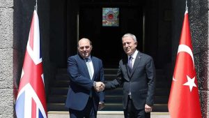 Türkiye Milli Savunma Bakanı Akar, İngiltere Savunma Bakanı Wallace ile görüştü