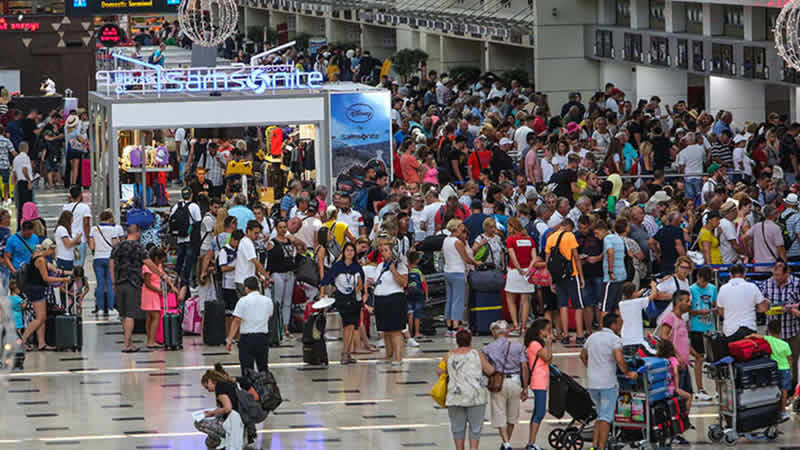 Antalya’ya turist akını yaşandı