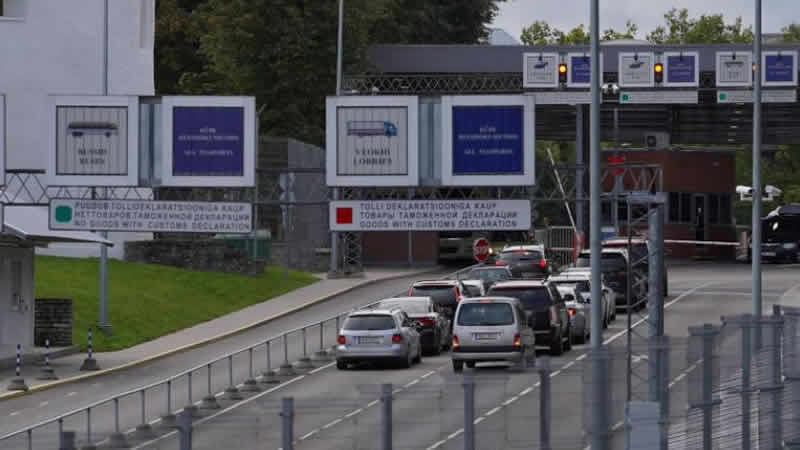 Baltık ülkeleri sınırlarını Ruslara kapattı