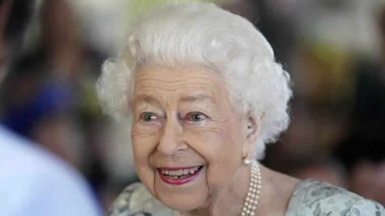 İngiltere Kraliçesi 2. Elizabeth tıbbi gözetim altına alındı