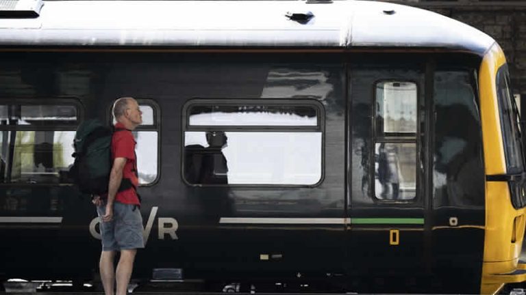 İngiltere’de demiryolu işçileri yeniden greve gidiyor