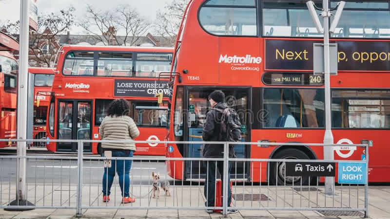 Londra’da 60 Yaş Üstüne Ücretsiz Ulaşım Tartışması Büyüyor