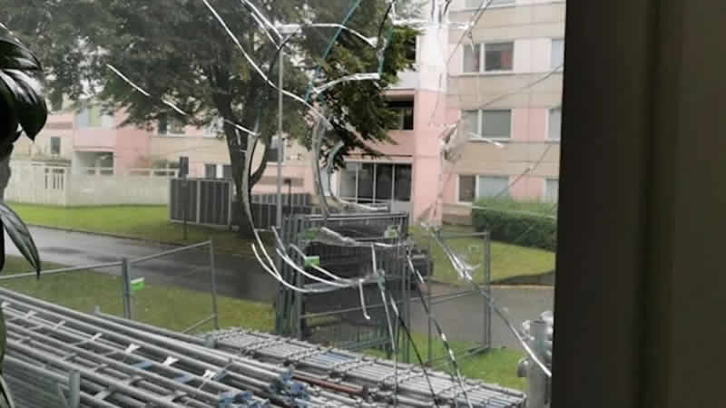 İsveç’te Türk camisine taşlı saldırı