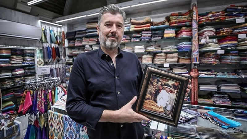 Koza Han esnafı, İngiltere Kraliçesi 2. Elizabeth’in ziyaretini anılarda yaşatıyor