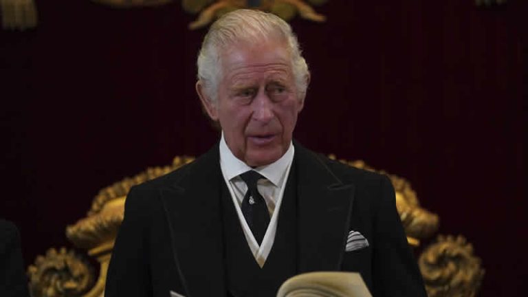 Kral III. Charles’ın monogramı tanıtıldı