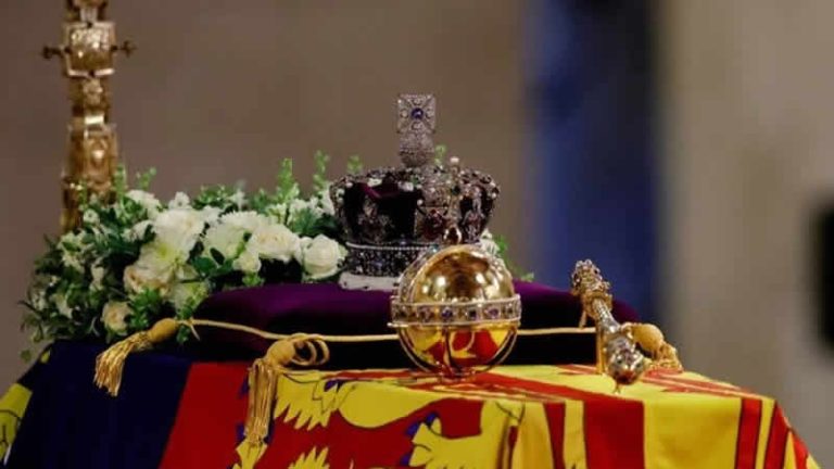 Kraliçe 2. Elizabeth’in naaşı bugün defnedilecek