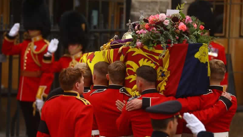 Kraliçe Elizabeth’in cenaze töreni, Westminster Kilisesi’nde gerçekleştirildi