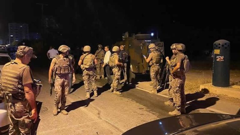 Mersin’de polisevine hain saldırı: 1 polis şehit oldu, 1’i polis 4 kişi yaralandı