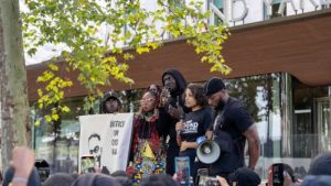 Siyahi gencin polis tarafından öldürülmesi Londra’da protesto edildi