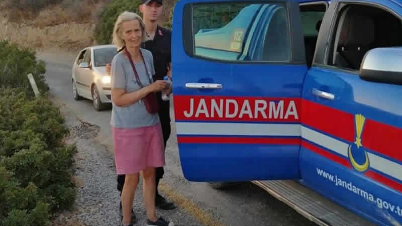 Tarihi Knidos Karia yolunda kaybolan İngiliz turistleri jandarma ekipleri kurtardı