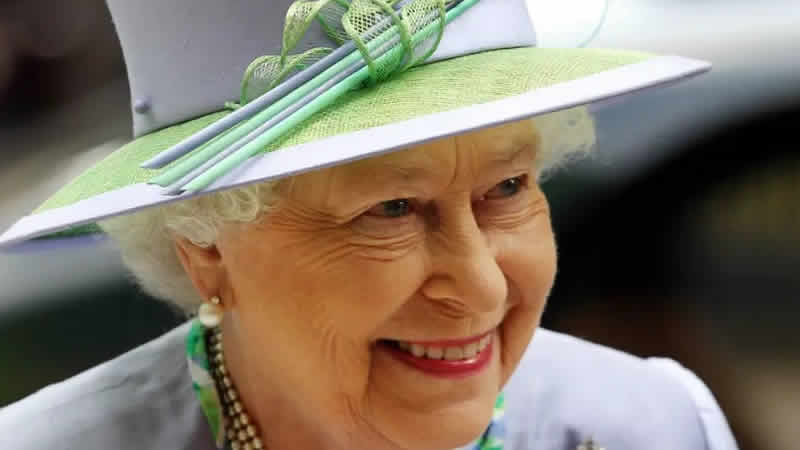 Kraliçe 2. Elizabeth 96 yaşında hayatını kaybetti