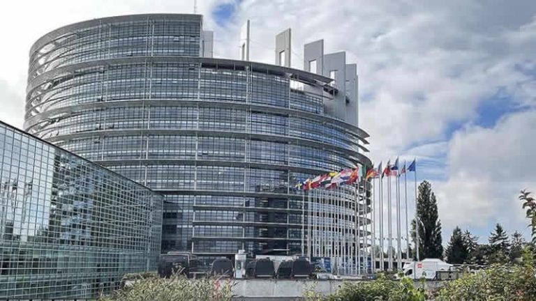 Avrupa Parlamentosu ısıtma sistemini haftanın 3 günü kapatacak