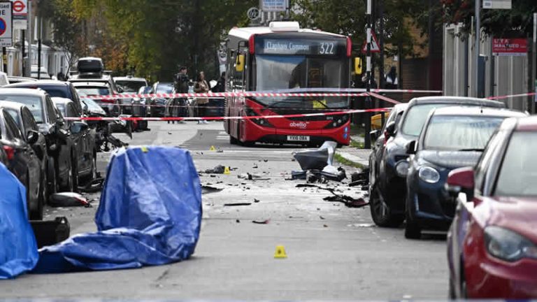 Brixton’da araçtan açılan ateş sonucu 2 kişi hayatını kaybetti