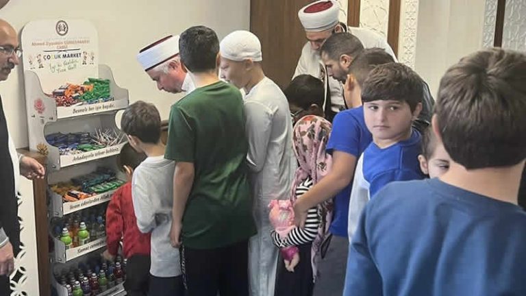 Çocuklara camiyi sevdirmeyi amaçlayan “Çocuk Market” projesi İngiltere’ye taşındı