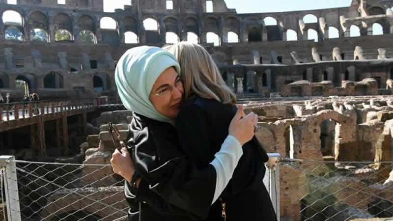 Emine Erdoğan ve Brigitte Macron arasındaki yakınlık İngiliz basınında