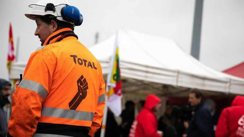 Fransa’da petrol rafineleri çalışanları “greve devam” kararı aldı