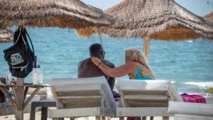 Gambiyalı yetkili: “İngiliz kadınlar seks turizmi için Gambiya’ya gelmesin”