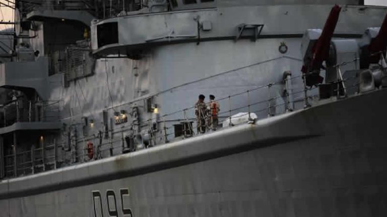 İngiliz fırkateyni Kuzey Akım boru hatlarının korunması için görevde