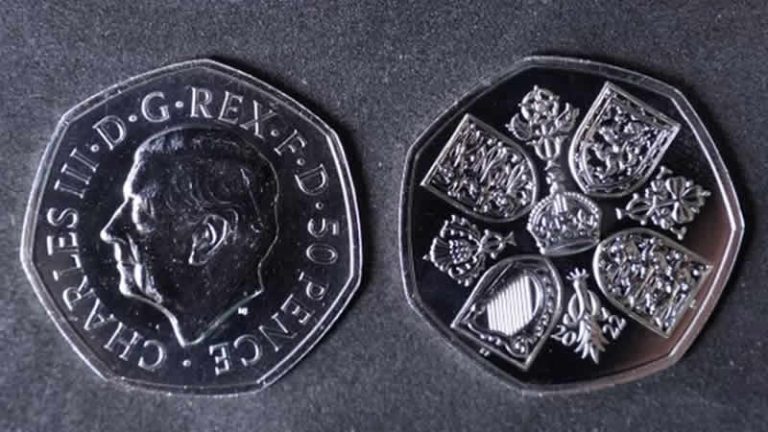 İngiltere Kraliyet Darphanesi, Charles için ilk madeni parayı bastı