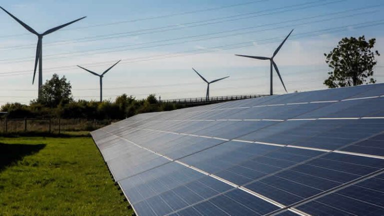 İngiltere hükümeti yenilenebilir enerji şirketlerinin kârlarını sınırlamaya hazırlanıyor