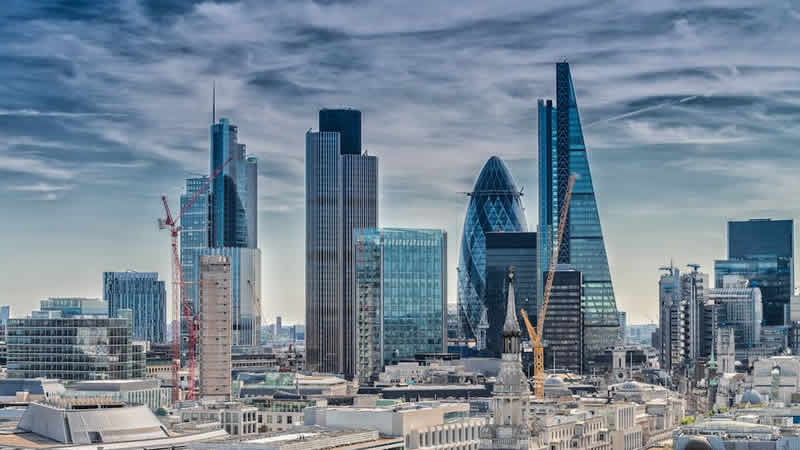 İngiltere pandemi öncesi dönemin altında büyüyen tek G7 ülkesi oldu