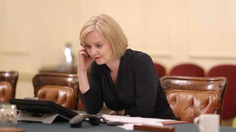 İngiltere’de ‘Liz Truss’un telefonu Ruslar tarafından hacklendi’ iddiası