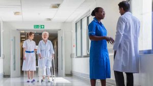 İngiltere’de hemşireler, 100 yılın en büyük greve hazırlanıyor