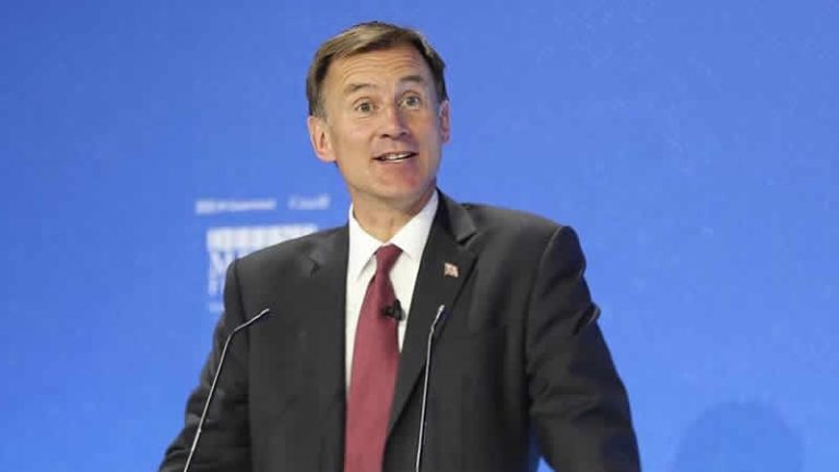 İngiltere’nin yeni Maliye Bakanı Jeremy Hunt oldu