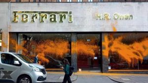 Just Stop Oil, bu sefer de lüks araç galerilerini hedef aldı