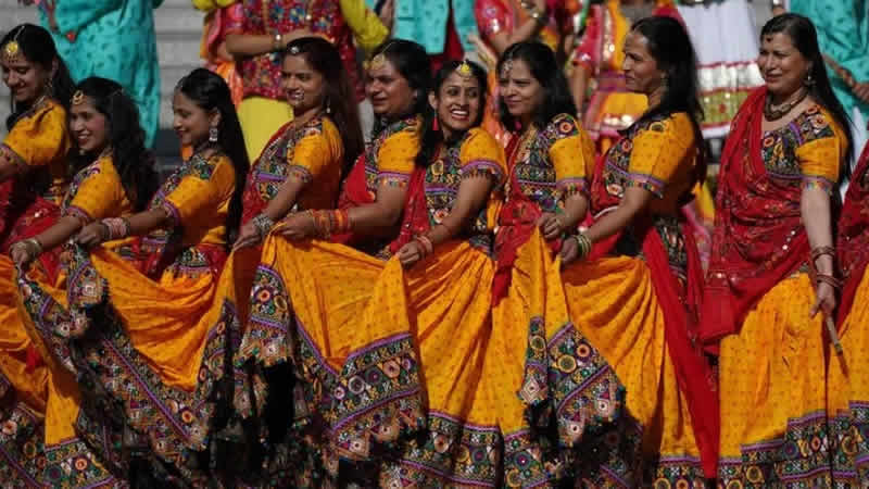 Londra’da Diwali Işık Bayramı kutlandı