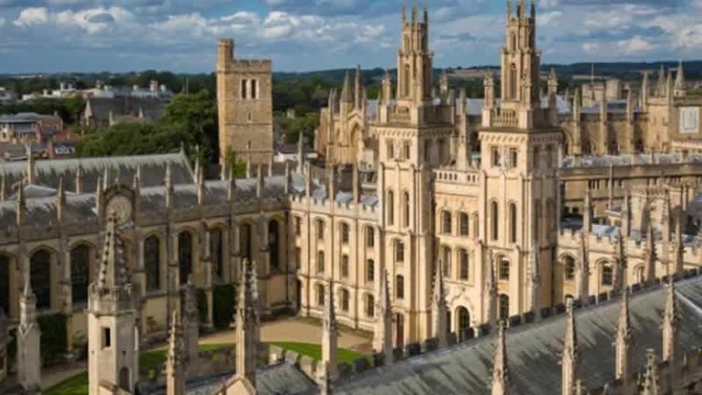 Mezunları iş bulamayan İngiliz üniversiteleri ceza riskiyle karşı karşıya