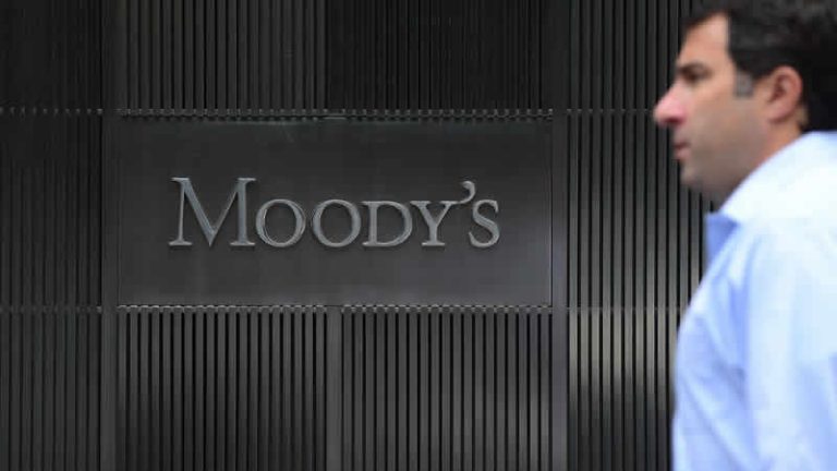 Moody’s, İngiltere’nin kredi notu görünümünü düşürdü