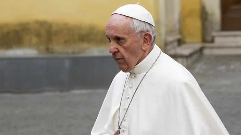 Papa’dan rahip ve rahibeleri pornografi uyarısı