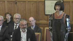 Robot sanatçı Ai-Da İngiltere’de vekillerin sorularını cevapladı