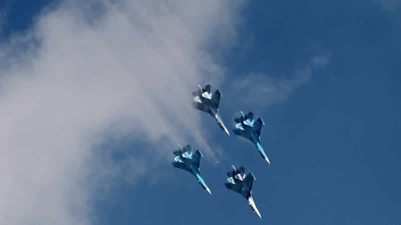 Rus savaş uçağı İngiliz jetine füze fırlattı