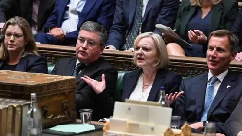 İngiltere’de siyasi kaos: ‘Truss uçurumun eşiğinde’