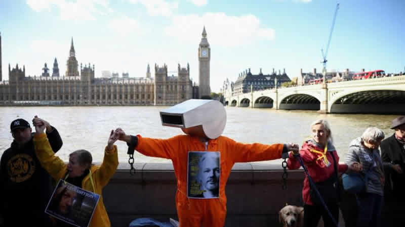 Wikileaks kurucusu Assange için Londra’da gösteri