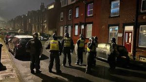 Batı Yorkshire’da havai fişekler nedeniyle 17 yaşındaki bir kişi hayatını kaybetti