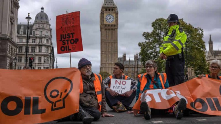 Birleşik Krallık’ta bir bankacılık grubu daha fosil yakıtı desteklemekten vazgeçti