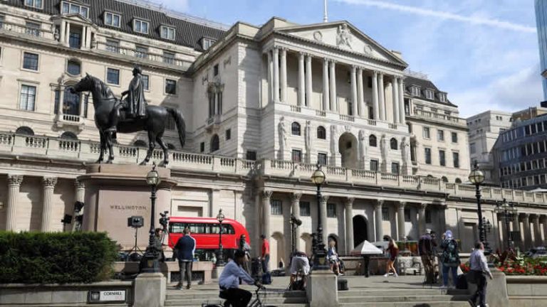 Britanya’da 33 yılın en yüksek faiz artışı: Yüzde 3’e çıktı