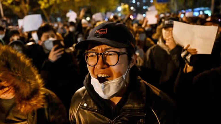 Çin’de ‘sıfır-Covid’ kısıtlamalarına karşı eylemler yaygınlaşıyor