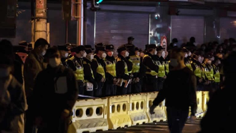 İngiliz Bakan Çin’de gazetecilerin polis tarafından dövülmesini kınadı