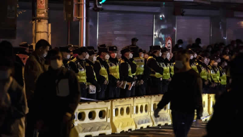 İngiliz Bakan Çin’de gazetecilerin polis tarafından dövülmesini kınadı