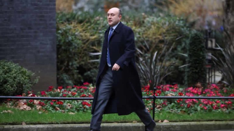 İngiltere 18 milyar sterlinlik Rus varlığını dondurdu