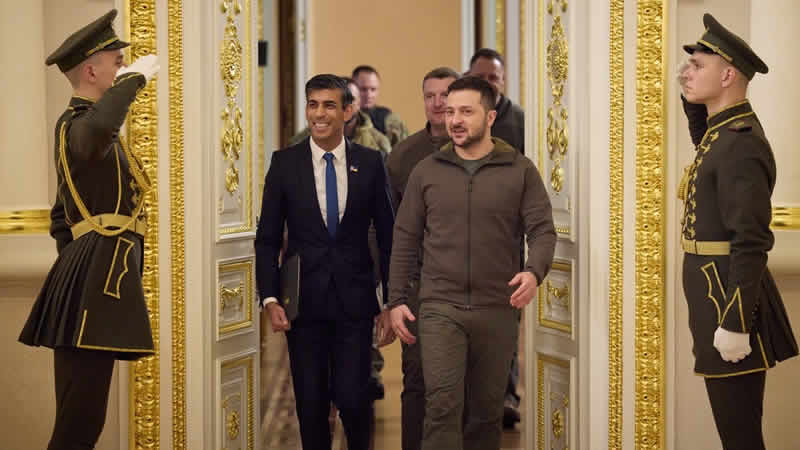 İngiltere Başbakanı Sunak Kiev’de Zelenskiy ile görüştü