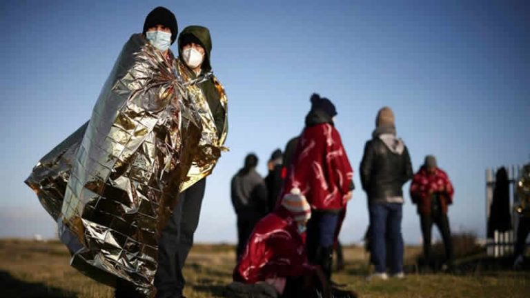 İngiltere ve Fransa, yasadışı göçü önleme konusunda anlaşmaya yakın