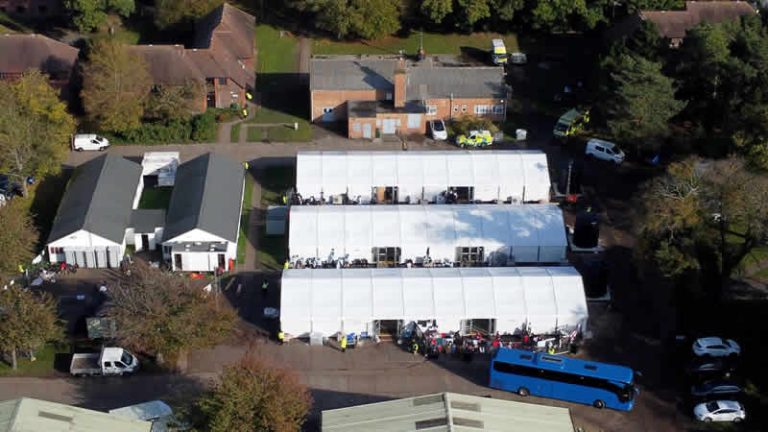 İngiltere’de göçmen merkezinde kalan kişi kaldırıldığı hastanede hayatını kaybetti