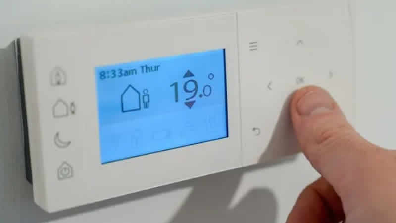 İngiltere’de hane başına enerji faturalarındaki üst limit yükseltildi