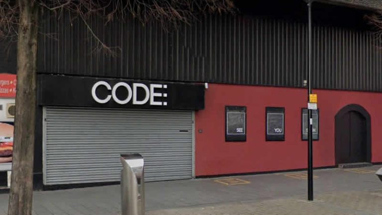 İngiltere’de her iki günde bir gece kulübü kapanıyor